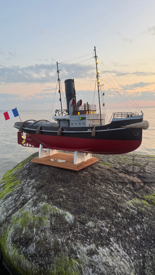 Valeureux tug boat kit